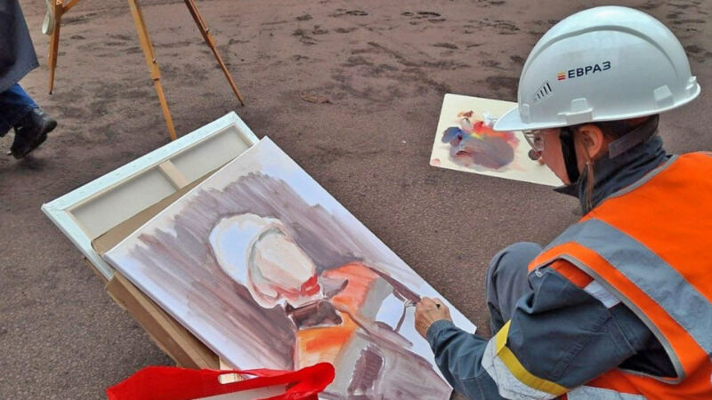 85-летие ЕВРАЗ НТМК отметили масштабным заводским пленэром