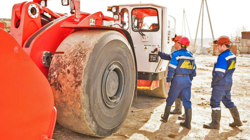 Трагический инцидент на Учалинском ГОКе: водитель погиб при взрыве колеса во время шиномонтажа