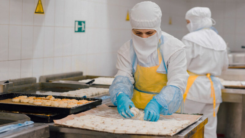 Искала работу вахтой, а предложили эскорт….